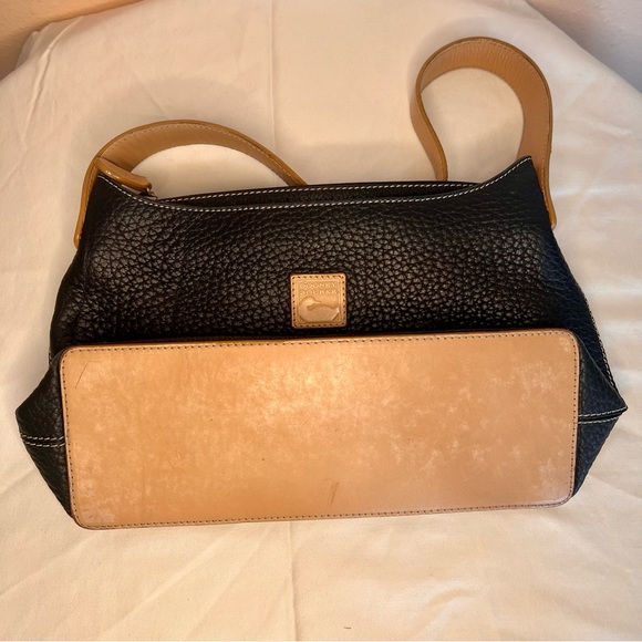 🥀  Dooney & Bourke Pebbled Leather Shoulder Purse - Picture 5 of 8